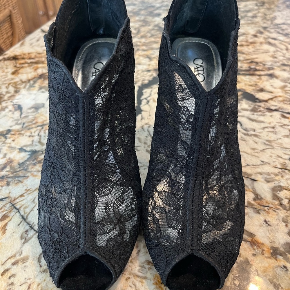 Women’s Black Lace Peep-Toe boots Booties